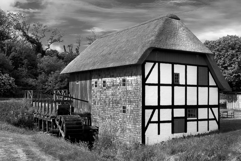 2. `Frit emne`:Old Watermill af Per Madsen